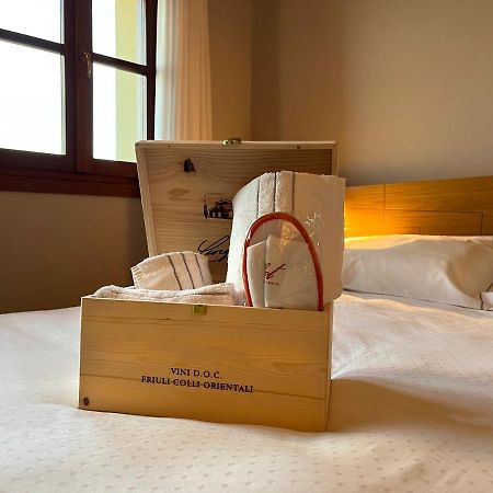 Elliot Osteria E Dormire In Collina Manzano エクステリア 写真
