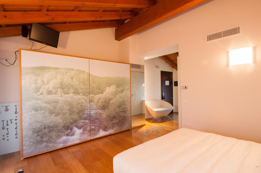 Elliot Osteria E Dormire In Collina Manzano エクステリア 写真