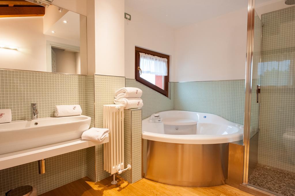 Elliot Osteria E Dormire In Collina Manzano 部屋 写真