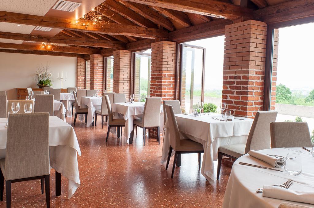 Elliot Osteria E Dormire In Collina Manzano エクステリア 写真
