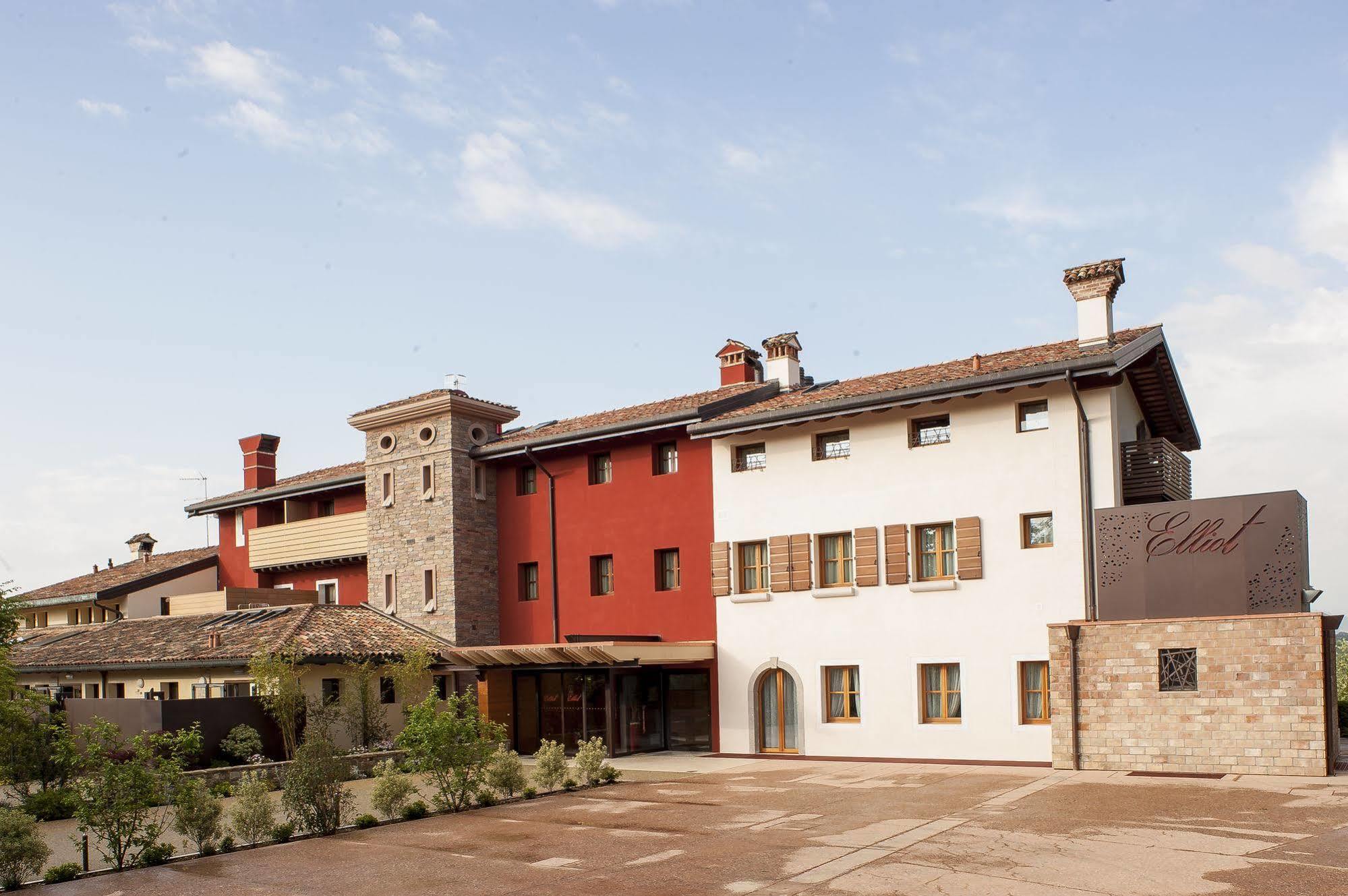Elliot Osteria E Dormire In Collina Manzano エクステリア 写真
