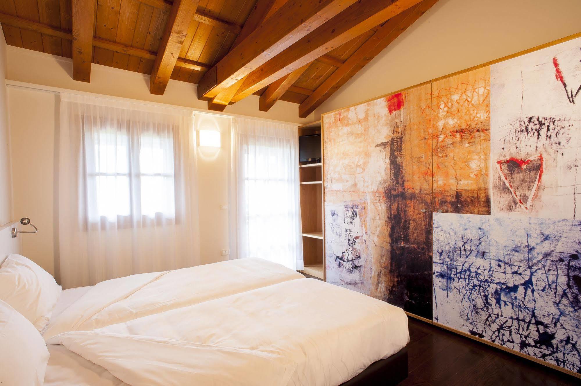 Elliot Osteria E Dormire In Collina Manzano エクステリア 写真
