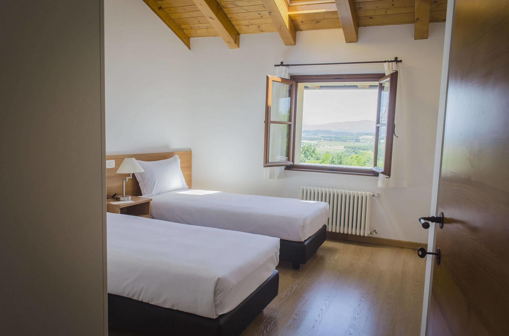 Elliot Osteria E Dormire In Collina Manzano エクステリア 写真
