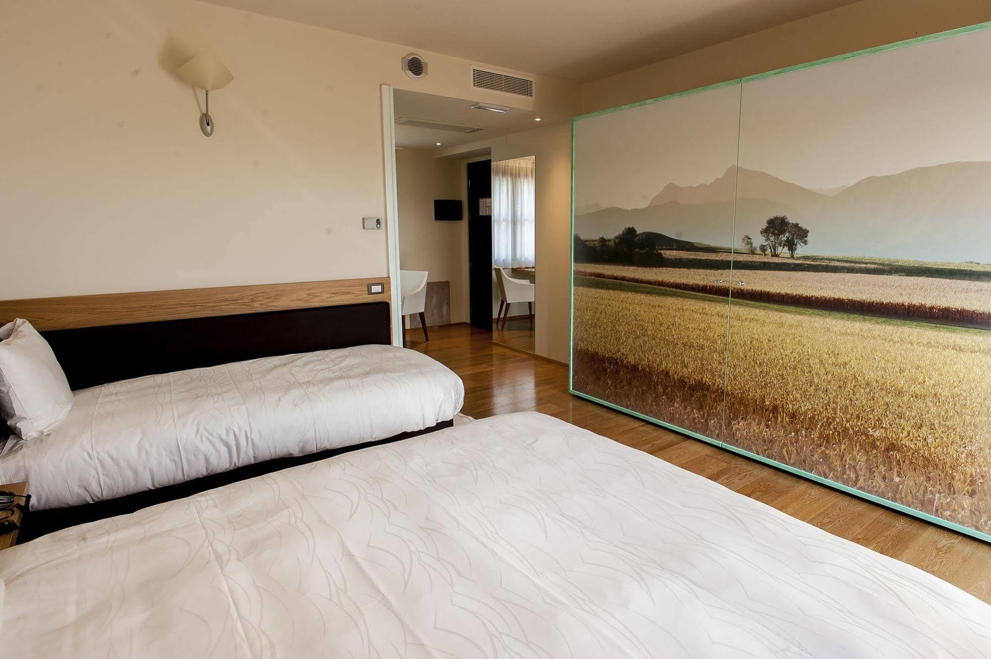 Elliot Osteria E Dormire In Collina Manzano エクステリア 写真