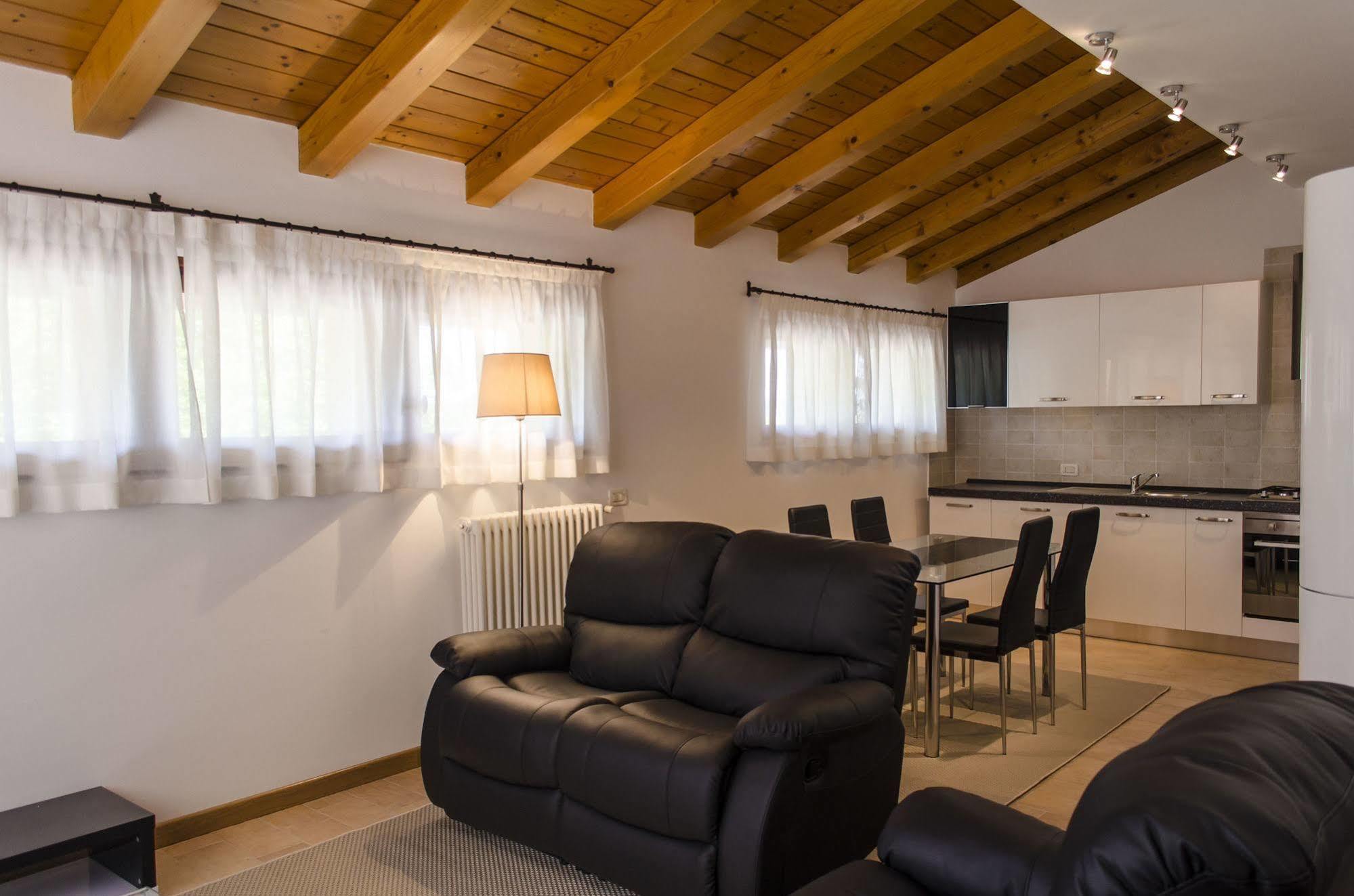 Elliot Osteria E Dormire In Collina Manzano エクステリア 写真